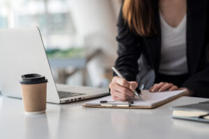 Kolejny już ósmej generacji ultrabook od firmy HP skupia w sobie wszystkie cechy, które powinien posiadać dobry laptop biznesowy